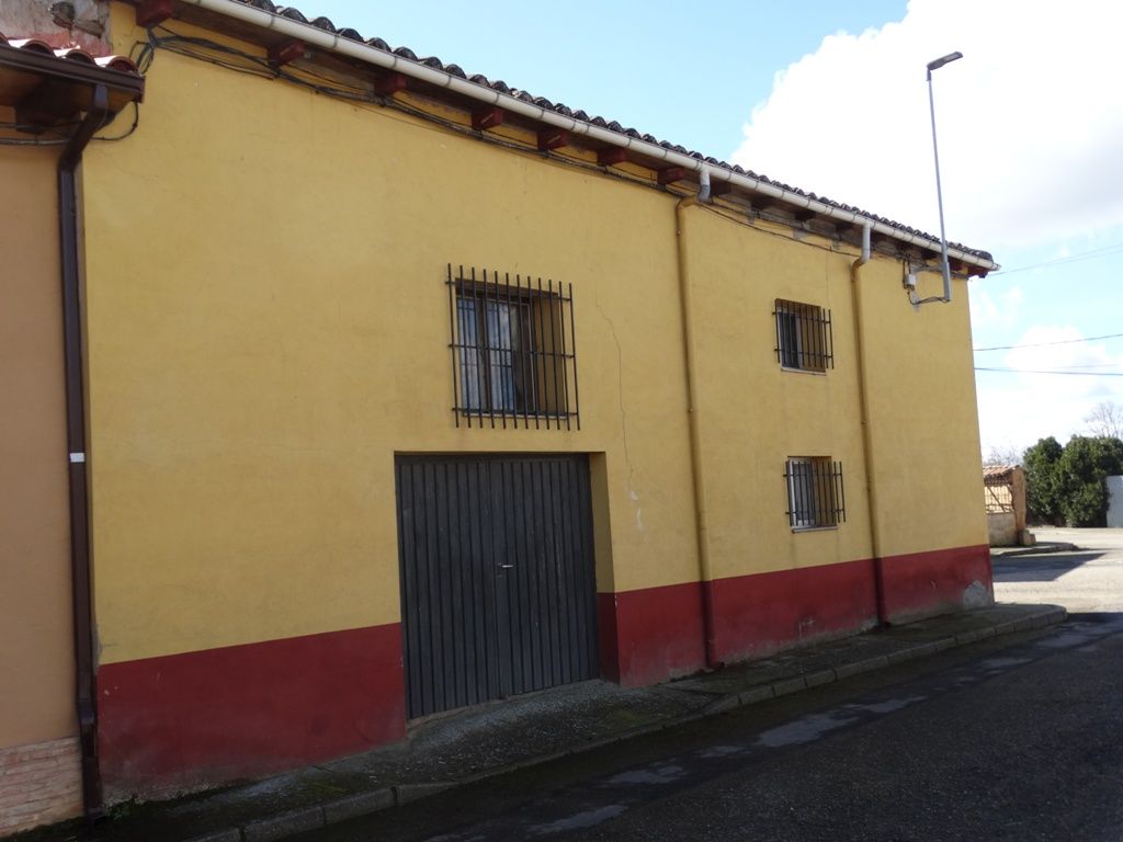 Fachada exterior a la plaza